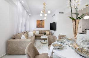 Castello Luxury Residence with Private Jacuzzi