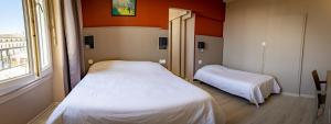 Hotels Hotel de la Gare : Chambre Triple Supérieure