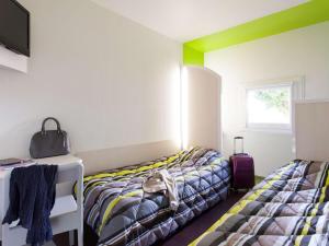 Hotels hotelF1 Saintes : photos des chambres