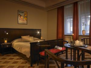 Rialto Hotel ul. Wilcza 73, 00-670 Warsaw, Poland.