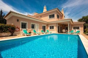 Apartment room in Villa Senna - 4 Bedroom Luxury Villa - Well Furnished Interior - Great Pool Area