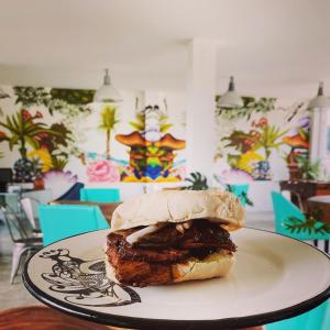 CÁLIDO COSMOS HOTEL