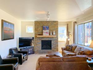 Trailhead Lodges Building 401 Unit 422