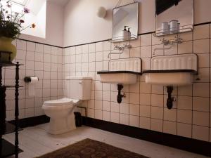 Maisons d'hotes The Riverhouse, magical house with garden by the river Seine : photos des chambres