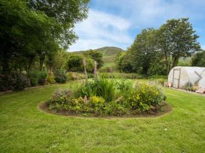 Hillview Holiday Home