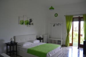 Deluxe Quadruple Room room in Sorrento Experience