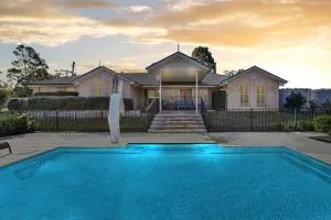 HighGrove Lodge, Luxury Hunter Valley Accommodation - Millfield
