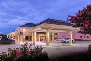Quality Inn at Arlington Highlands - Benbrook