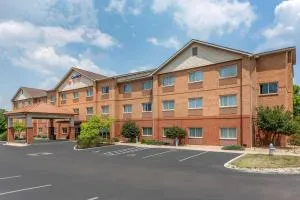 Comfort Suites Mason near Kings Island - Monroe