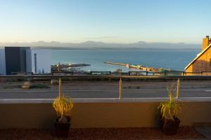 Bar-t-nique Guest House