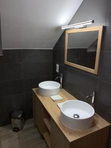 Appartements Nuit des etoiles gite avec piscine et SPA communs : photos des chambres