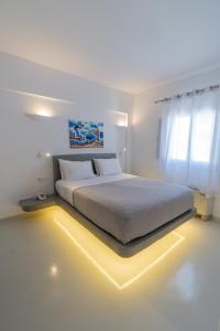 Central Fira Suites