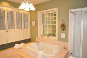 Brockamour Manor Bed and Breakfast