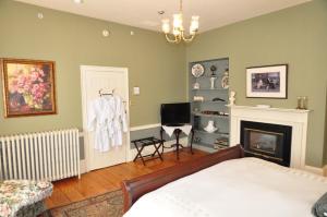 Brockamour Manor Bed and Breakfast