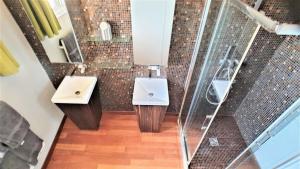 Luxe et charme Vieil Antibes 80m2 Clim Parking plages à pieds