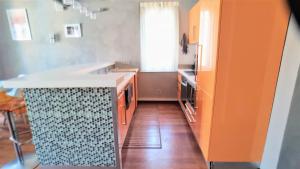 Luxe et charme Vieil Antibes 80m2 Clim Parking plages à pieds