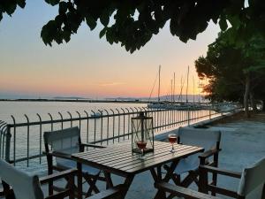 Melia studio 1 seafront apartment Skopelos Greece