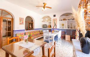 3 Bedroom Lovely Home In Olivares