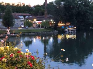 Appartements LE COCON #Centre ville #100m de la Charente : photos des chambres