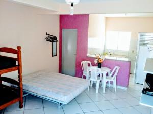 kitnets à 300mts Martim de Sá Caragua