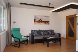 Spacious 2BDR - FREE Parking - Walk Everywhere - 300 Mbps WiFi