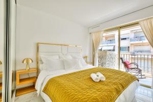 Luxury 4 Stars Apartment with 2 Terraces, Cannes Croisette