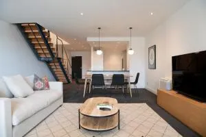 Loft at Shed 5 - Ahuriri Holiday Apartment - Tangoio