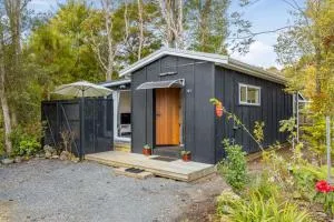 Bellbird Cottage - Lake Taupo Bach - Waitahanui