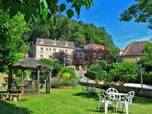 Hôtel Restaurant Plaisance-Piscine couverte et chauffée- Proche Sarlat- - Bouzic
