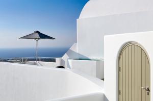 Aperanto Suites Santorini Greece