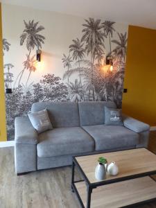 studio exposé plein sud vu sur le port de plaisance