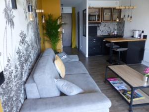 Appartements studio expose plein sud vu sur le port de plaisance : photos des chambres