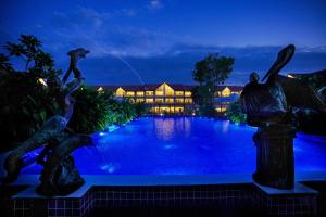 MAYFAIR Tea Resort