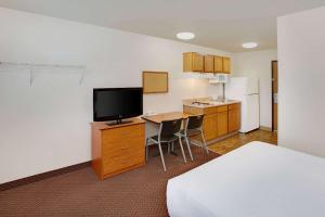 Double Room with Two Double Beds - Non-Smoking room in WoodSpring Suites Houston I-10 West