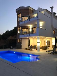 Luxury Villa for 12 people