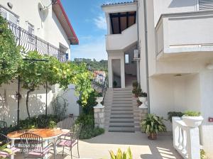 Apartment-rooms Preka 