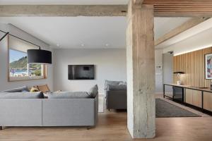 Jai Alai 54 by FeelFree Rentals