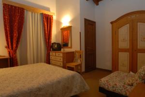 Triple Room with Bathroom