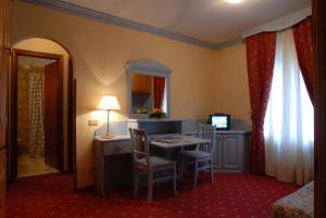 Family Suite with Shower