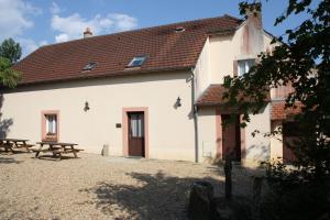 Maison de 7 chambres avec jardin amenage et wifi a Nevoy