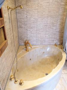 Super Penthouse #9 oder Studio #6 mit Aufzug, Terrasse & Wintergarten im Zentrum