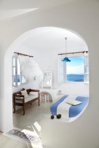 Altana Heritage Suites Santorini Greece