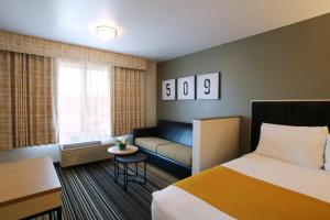 Oxford Suites Spokane Valley