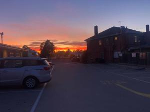 Guiding Star Motel & Hotel