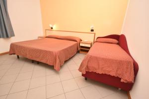 Standard Triple Room room in Hotel Thea