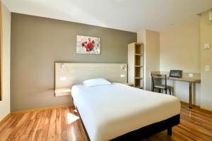 Hotels B&B HOTEL Bollene : photos des chambres