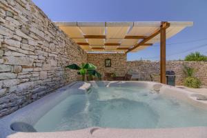 Cozy villa Pietra with private pool and whirpool
