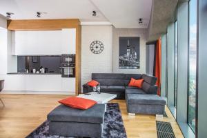 Apartamenty Sky Tower z Jakuzzi Przy Oknie