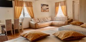 Quadruple Room with Mountain View room in Hotel Bali Mountain resort Montenegro