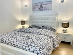 LAMARTINE- Heart of Center- Modern and Design flat